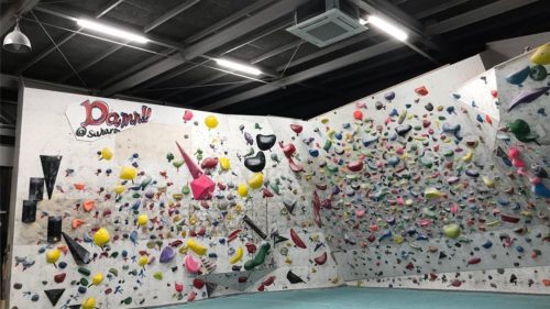 兵庫県のクライミング施設「スハラクライミングジム 宝塚店」